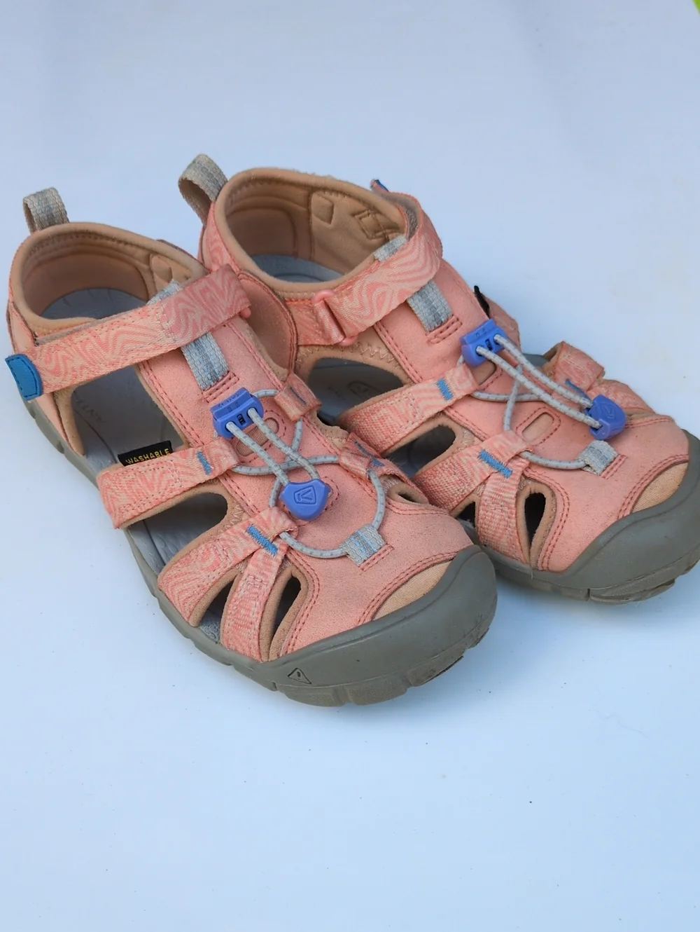 KEEN Seacamp 2 CNX Closed Toe Girls Outdoor Sandals